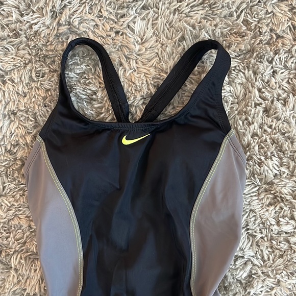 Nike Color Surge Powerback One Piece Swimsuit - Picture 6 of 13